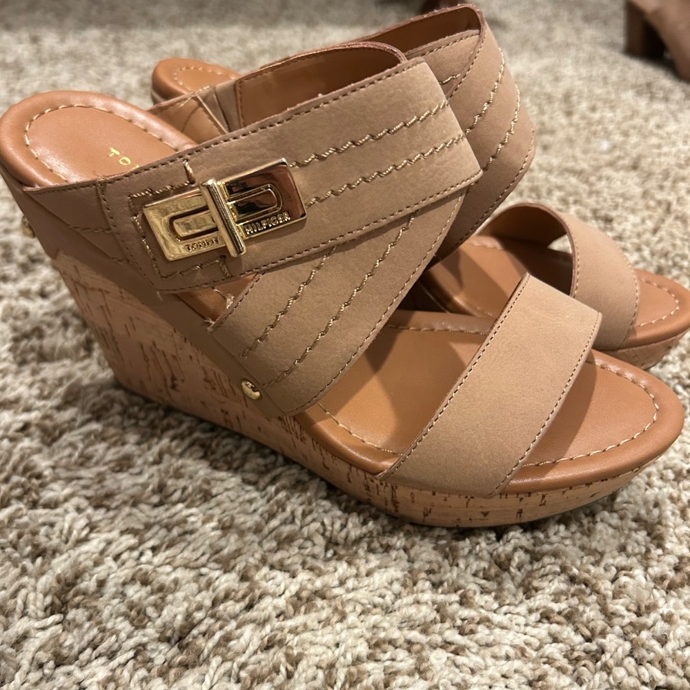 Tommy Hilfiger Nude Cork Wedge Sandals Size 6